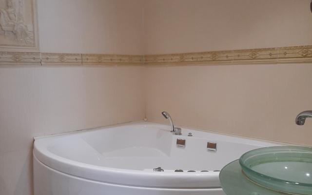 Uyut Guest House