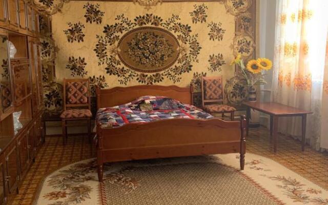 Частный дом на берегу речки Каменка