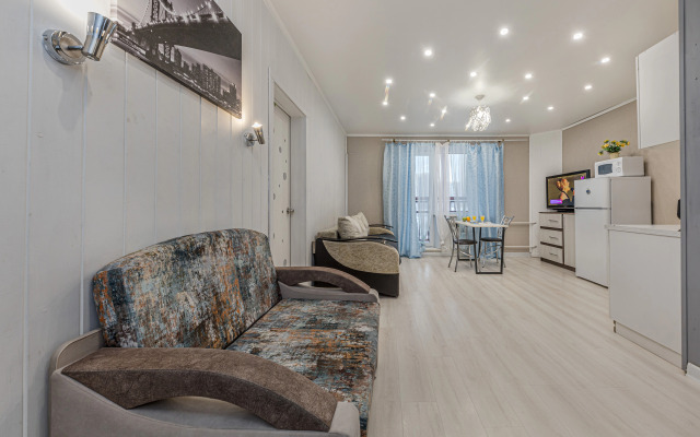 Na Bratyev Kashirinykh 131 Flat