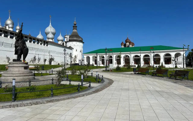 Частный дом Котедж на берегу озера Неро