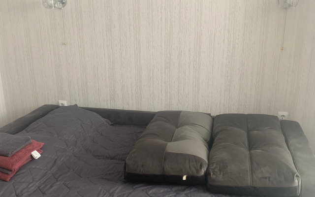 Studiya V Zhivopisnom Rayone Flat