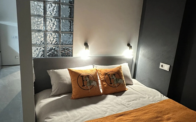 Table Bed Love Apart, Apartments