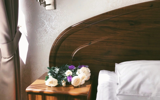 Отель Cronwell Inn Стремянная