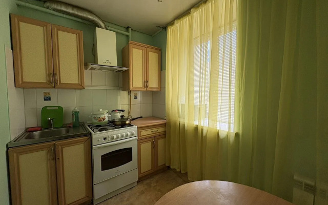 Квартира для командировочных рядом с заводами Лукойл, Каустик, у канала им. Ленина