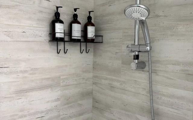 Частный Дом 550 с Тёплым бассейном Сауна Мангал Голубая Бухта