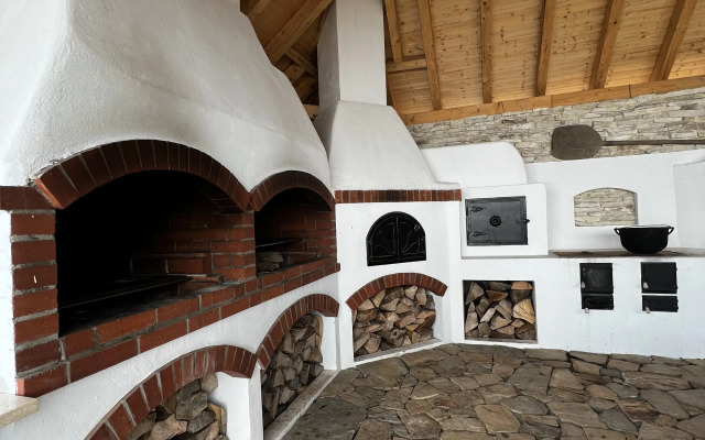 5 Chirpici Hotel