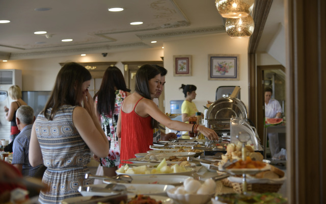 Kaftan Hotel
