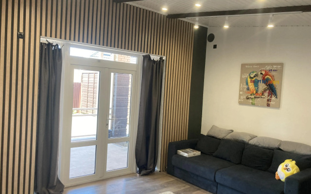 Eko Domik s Verandoy Guest House