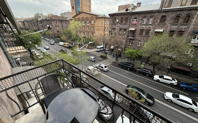 2-K, Ulitsa Amiryana, Am104 Flat