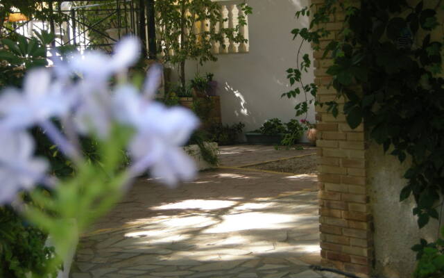 kuris Apartments