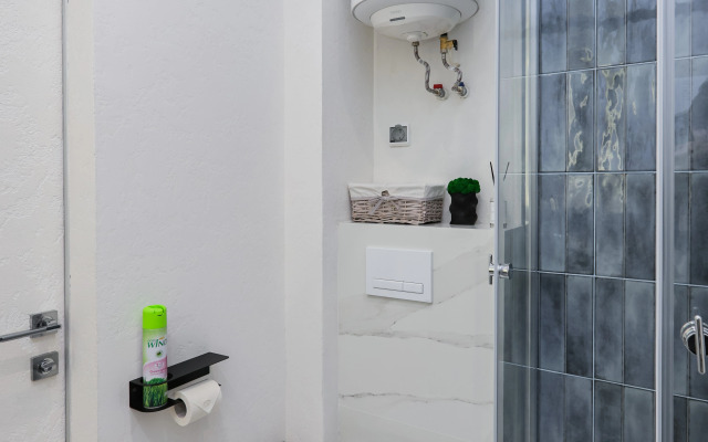 S Dizaynerskim Remontom V Tsentre Goroda Flat