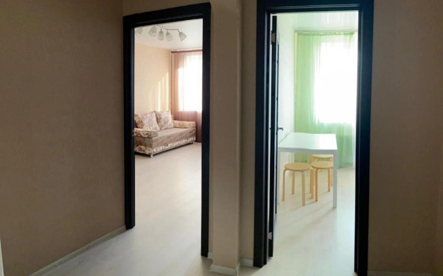 Na Ulitse Antonova-Ovseenko 33B Flat