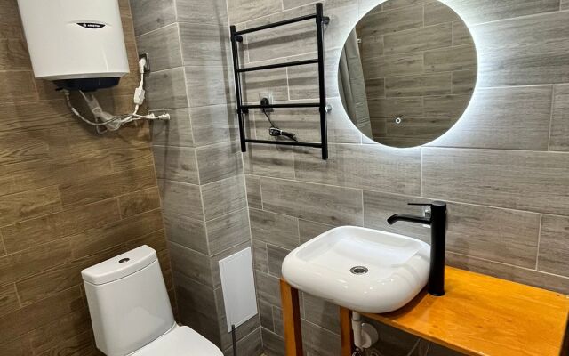 Lyuks na Irtyshskoy Naberezhnoy 13 Flat