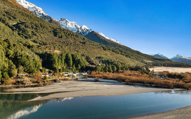 Отель Kinloch Wilderness Retreat