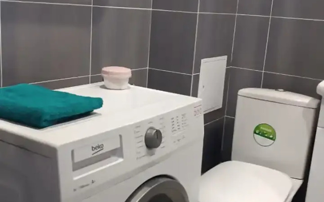1k. Kvartira Ulitsa Rozyi Lyuksemburg, 118 Flat