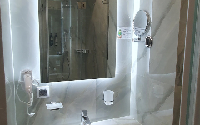 Апартаменты Лайт на Светлане