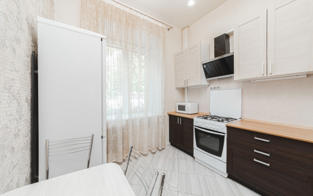 Novye v tsentre na ploshchadi Pobedy Apartments