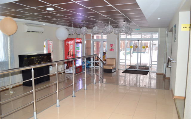 Отель Нежинка