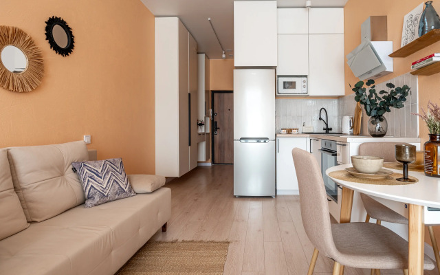 S Balkonom I Vidom Na Gory Flat
