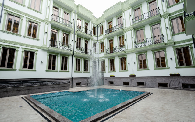 Astoria Plaza Hotel