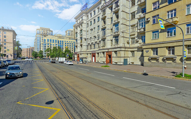 U Metro Moskovskaya Flat