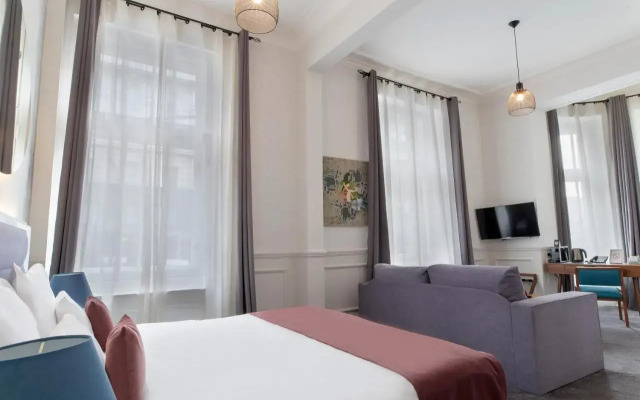 Отель Public House