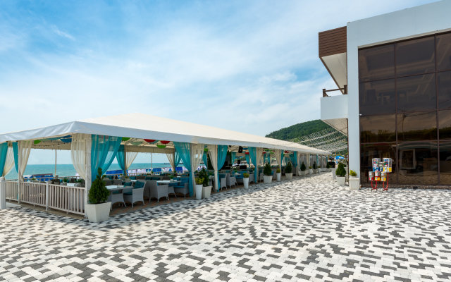 Crystal Apart Hotel