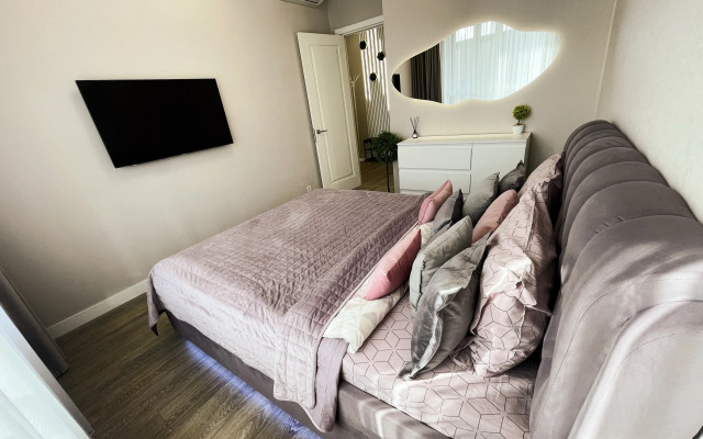 Sovremennaya U Mescherskogo Parka Flat