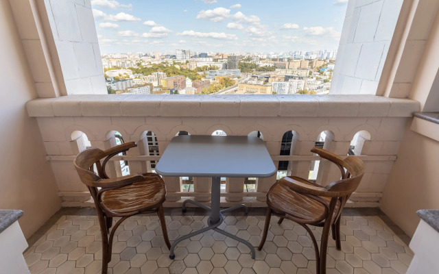 Apartments Uluchshennye S Balkonom I Vidom Na Gorod
