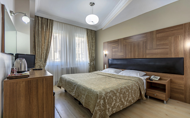 Elasophia Hotel
