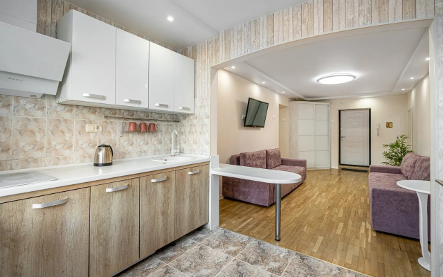 Apartamenty Ladgorna cetyrehkomnatnye  vozle TC Galerea