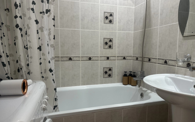 Квартира Уютная в Тихом Районе Города