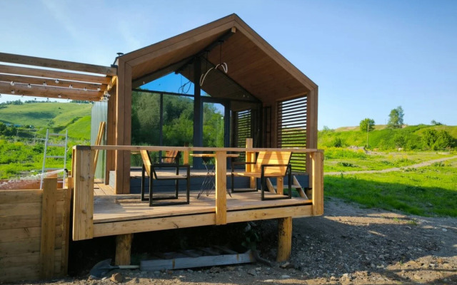 A-Freym S Panoramnym Ostekleniem I Terrasoy Chalet