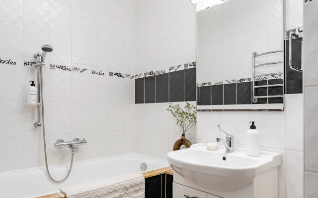 Dvuhkomnatnaya V Tsentre Goroda s razmesheniem do 7 goetei Flat