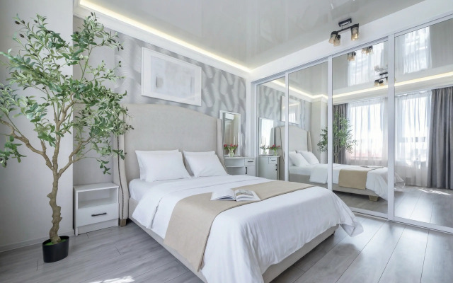 Апартаменты Эксклюзивные с ванной на балконе и видом на Marriott в ЖК Центральный