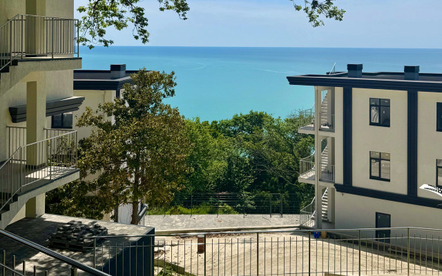 Terrasa, gde Poyut Cikady - Stilnaya Studiya u Morya v Sochi (Ashe) Apartments