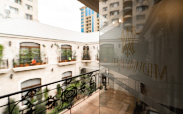 Midway Baku Hotel