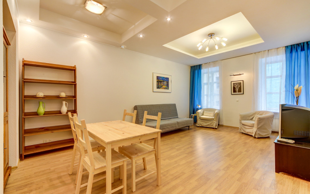 STN u Ermitazha Apartments