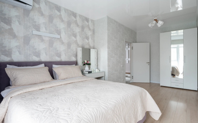 Svetlaya s panoramnymi oknami. MPS 82 Flat