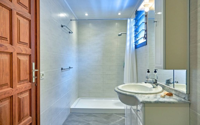 Wolfhouse Villa