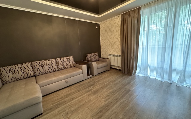 Na Ulitse Mate Zalki 7А Apartments