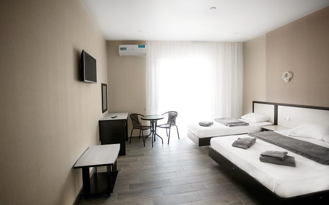 Diamond Delux Guest House