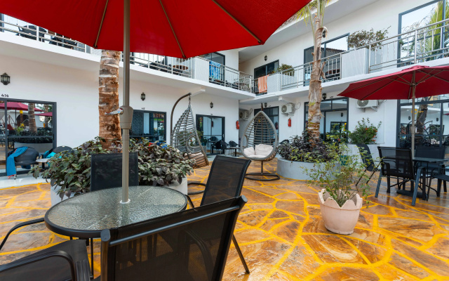 Курортный отель Canary Hotel & SPA