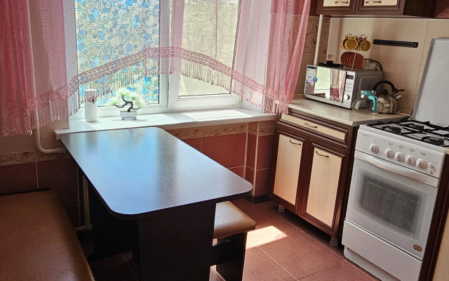 Na Oktyabryskoy Flat