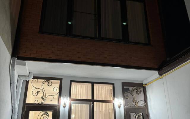 Частный Дом Дом в Центре