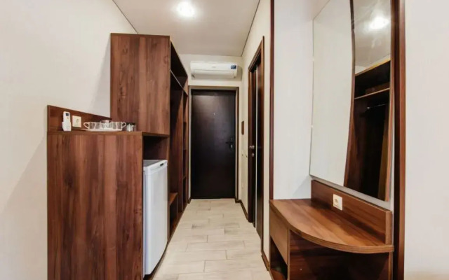 Peak Season 2 Apartments