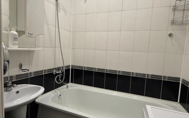 Uyutnaya Odnokomnatnaya S Balkonom Flat