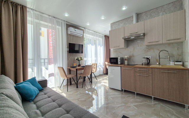 Prostornaya Studiya S Balkonom Flat