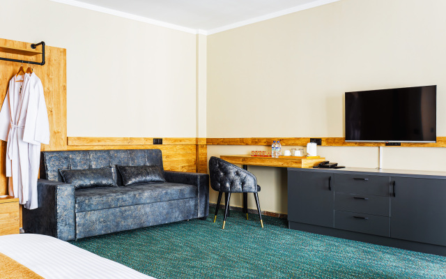 River Inn Hotel
