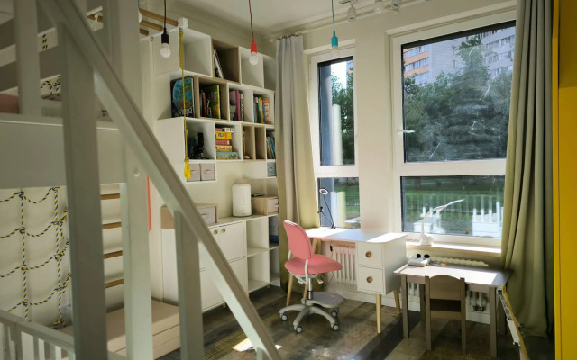 Квартира Комфортная с Просторной Гостиной, Спальней, Детской, Кабинетом и Двумя Санузлами